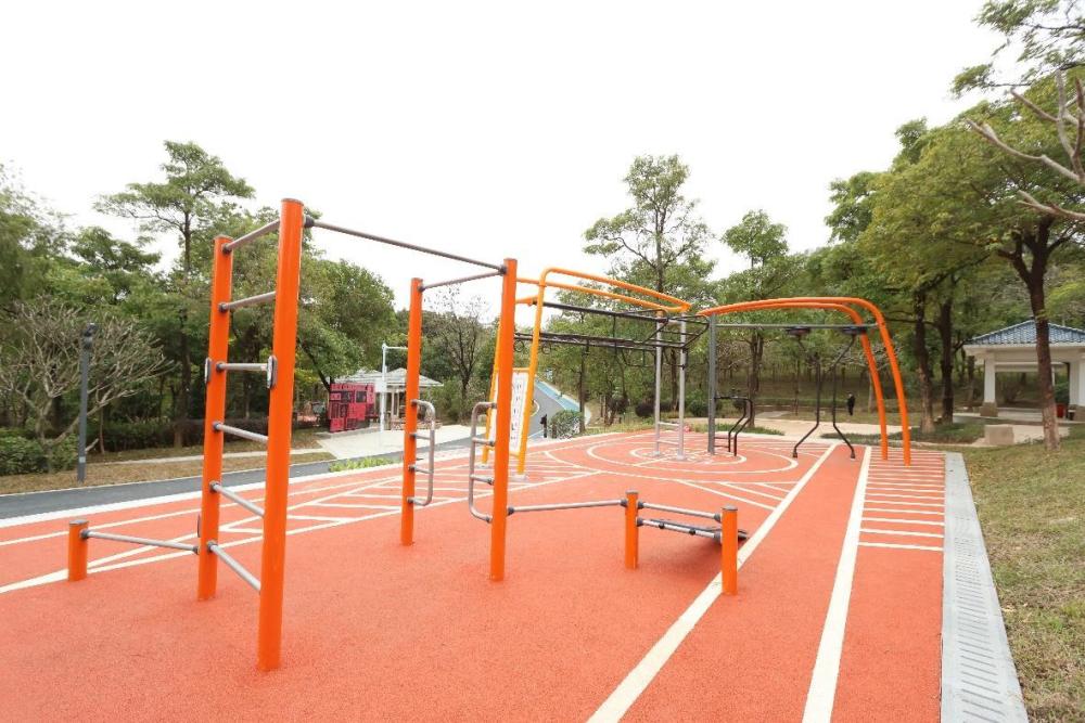 聚龙山生态公园焕新康体设备，春节邀您共享山林健身与亲子时光